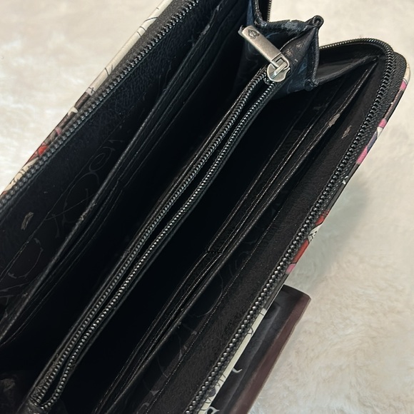 NWT! Loungefly Nightmare Before Xmas Zip Wallet w/Internal Coin Zip & Card Slots - Picture 8 of 12